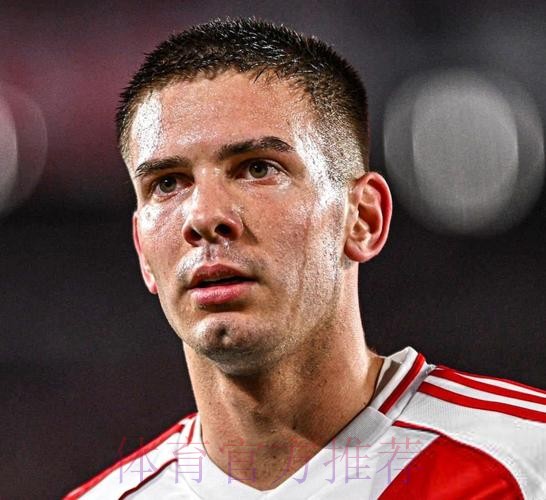 弗洛伦蒂诺欢迎马斯坦托诺:在皇家开启你的故事 弗洛伦蒂诺欢迎马斯坦托诺:在皇家开启你的故事